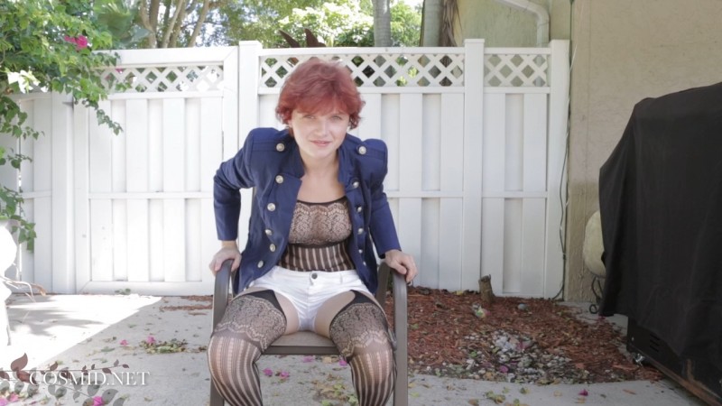 Naomi Cord - NAOMI PLAYS ON THE CHAIR